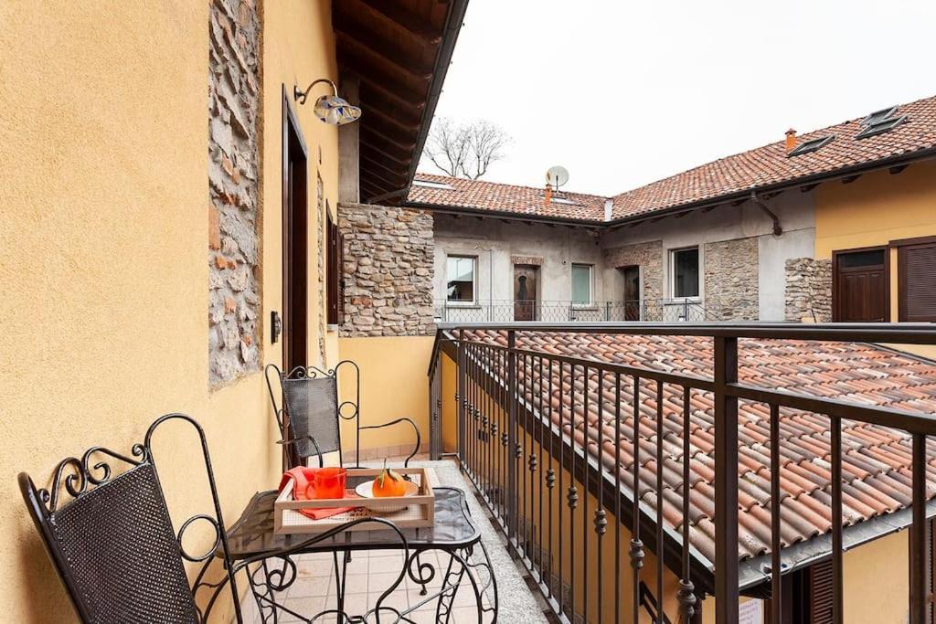 Alex Haus Daire Somma Lombardo Dış mekan fotoğraf